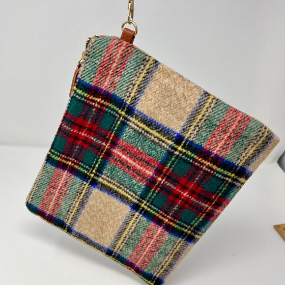 LIB New York Plaid  Wristlet Tan/Red/Green/ - Picture 2 of 12